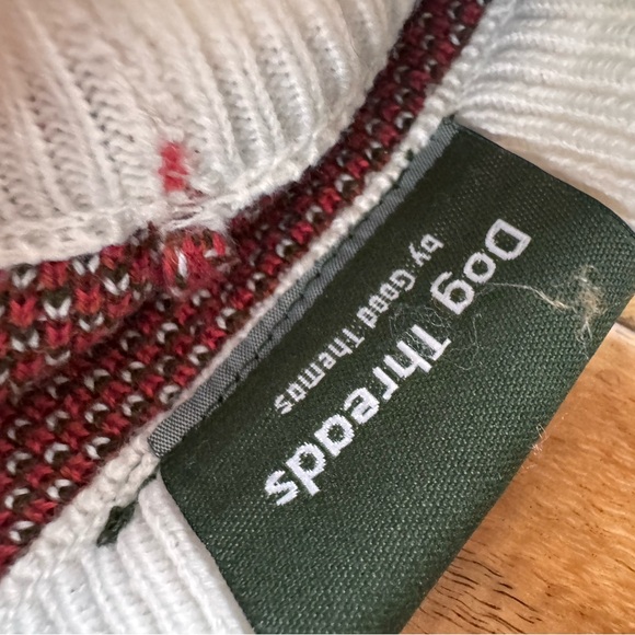 NWOT “Foxy” Pattern Small Dog Sweater - Red and White - Picture 7 of 9